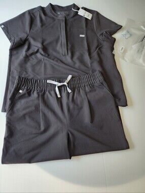 FIGS Women's XXL Black Scrub Set